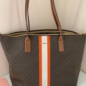 Michael Kors LARGE LOGO STRIPE TOTE BAG